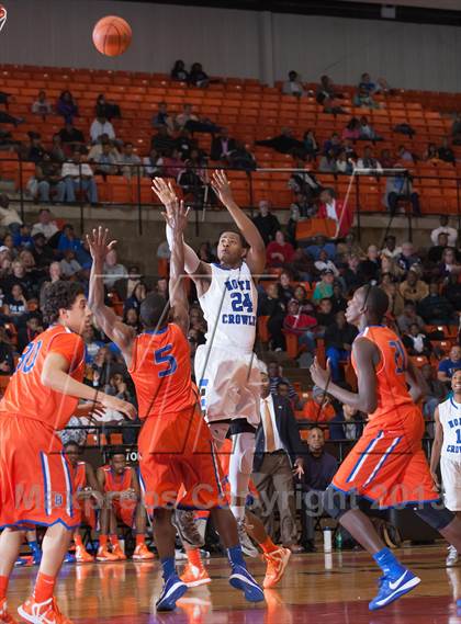 Thumbnail 1 in North Crowley vs. Bowie (UIL 5A Region1 Quarterfinal Playoff) photogallery.