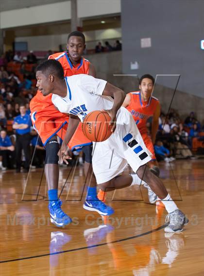 Thumbnail 2 in North Crowley vs. Bowie (UIL 5A Region1 Quarterfinal Playoff) photogallery.