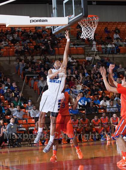 Thumbnail 1 in North Crowley vs. Bowie (UIL 5A Region1 Quarterfinal Playoff) photogallery.