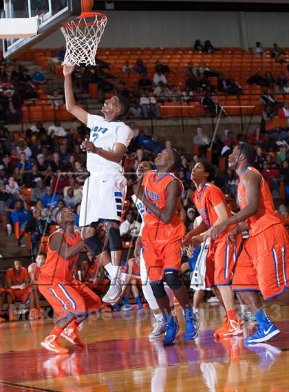 Thumbnail 2 in North Crowley vs. Bowie (UIL 5A Region1 Quarterfinal Playoff) photogallery.