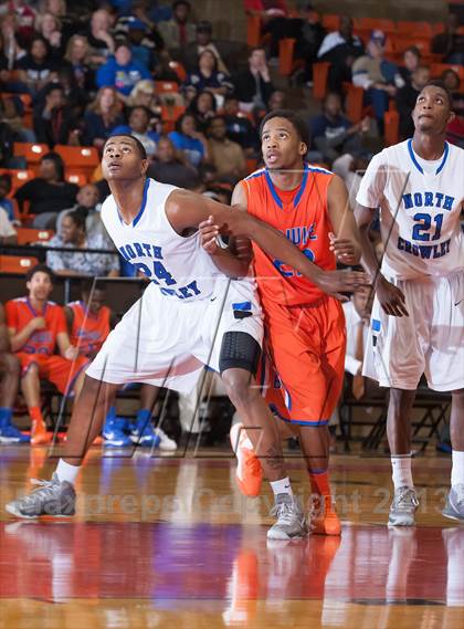 Thumbnail 2 in North Crowley vs. Bowie (UIL 5A Region1 Quarterfinal Playoff) photogallery.