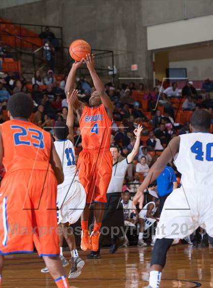 Thumbnail 2 in North Crowley vs. Bowie (UIL 5A Region1 Quarterfinal Playoff) photogallery.