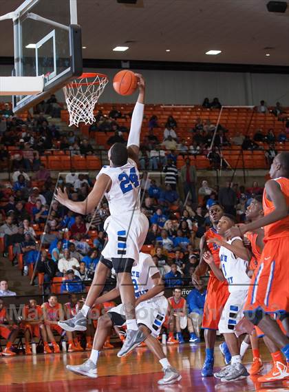 Thumbnail 3 in North Crowley vs. Bowie (UIL 5A Region1 Quarterfinal Playoff) photogallery.