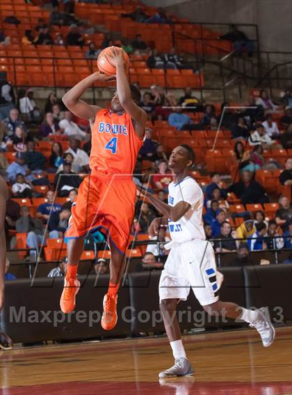 Thumbnail 3 in North Crowley vs. Bowie (UIL 5A Region1 Quarterfinal Playoff) photogallery.