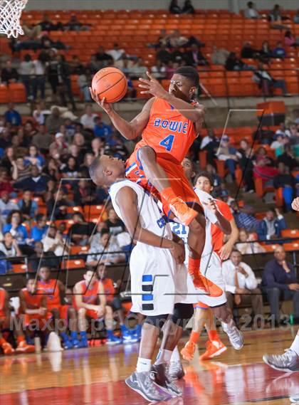 Thumbnail 1 in North Crowley vs. Bowie (UIL 5A Region1 Quarterfinal Playoff) photogallery.