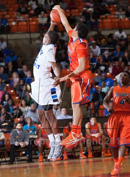 Thumbnail 2 in North Crowley vs. Bowie (UIL 5A Region1 Quarterfinal Playoff) photogallery.