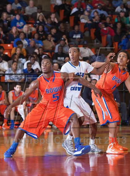 Thumbnail 1 in North Crowley vs. Bowie (UIL 5A Region1 Quarterfinal Playoff) photogallery.