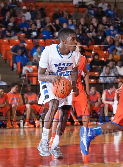 Thumbnail 1 in North Crowley vs. Bowie (UIL 5A Region1 Quarterfinal Playoff) photogallery.