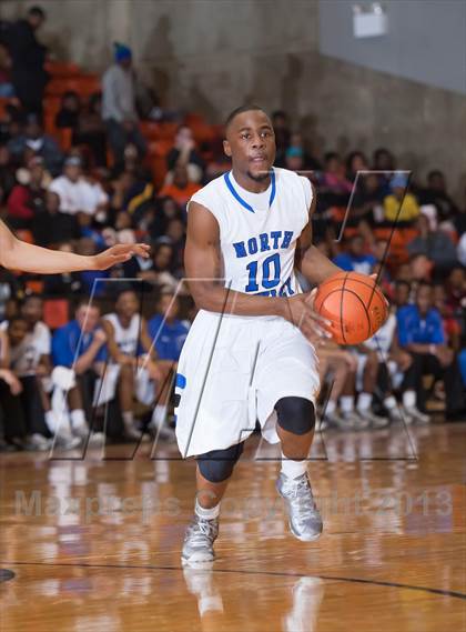 Thumbnail 3 in North Crowley vs. Bowie (UIL 5A Region1 Quarterfinal Playoff) photogallery.