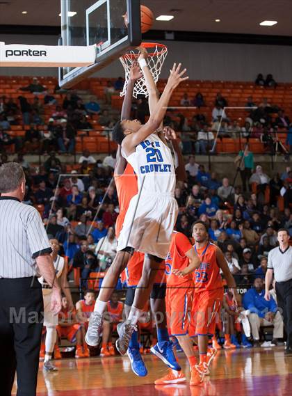 Thumbnail 1 in North Crowley vs. Bowie (UIL 5A Region1 Quarterfinal Playoff) photogallery.