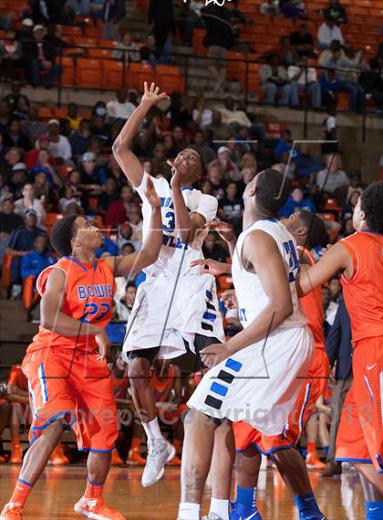 Thumbnail 3 in North Crowley vs. Bowie (UIL 5A Region1 Quarterfinal Playoff) photogallery.