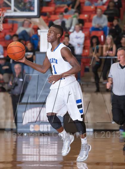 Thumbnail 1 in North Crowley vs. Bowie (UIL 5A Region1 Quarterfinal Playoff) photogallery.