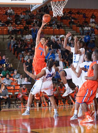 Thumbnail 1 in North Crowley vs. Bowie (UIL 5A Region1 Quarterfinal Playoff) photogallery.