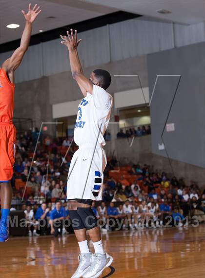 Thumbnail 1 in North Crowley vs. Bowie (UIL 5A Region1 Quarterfinal Playoff) photogallery.