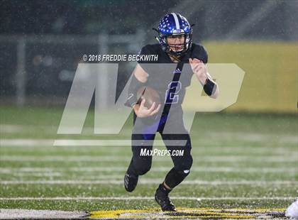 Thumbnail 1 in Holliday vs. Gunter (UIL 3A Quarterfinal) photogallery.