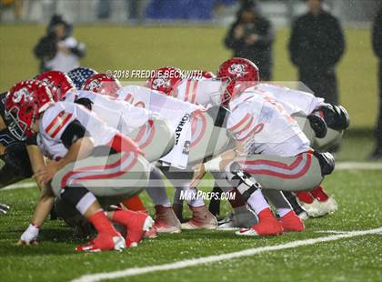 Thumbnail 2 in Holliday vs. Gunter (UIL 3A Quarterfinal) photogallery.