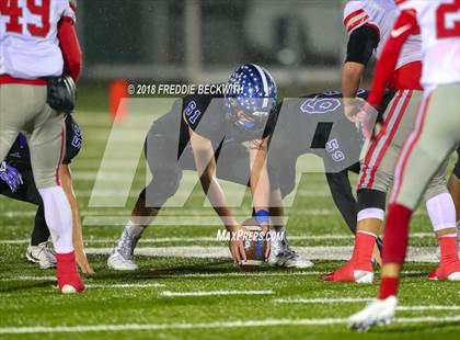 Thumbnail 2 in Holliday vs. Gunter (UIL 3A Quarterfinal) photogallery.