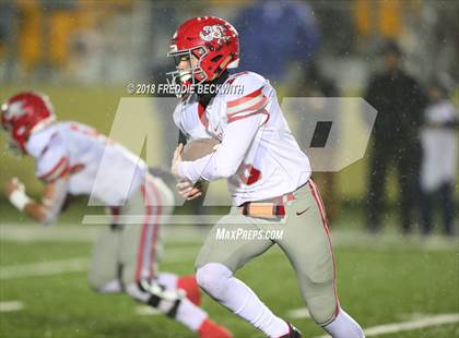 Thumbnail 2 in Holliday vs. Gunter (UIL 3A Quarterfinal) photogallery.
