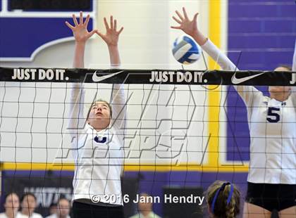 Thumbnail 1 in St. Thomas Aquinas vs. Kamehameha (Durango Fall Classic) photogallery.