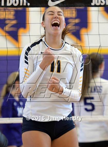 Thumbnail 2 in St. Thomas Aquinas vs. Kamehameha (Durango Fall Classic) photogallery.