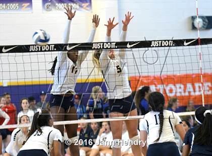 Thumbnail 2 in St. Thomas Aquinas vs. Kamehameha (Durango Fall Classic) photogallery.