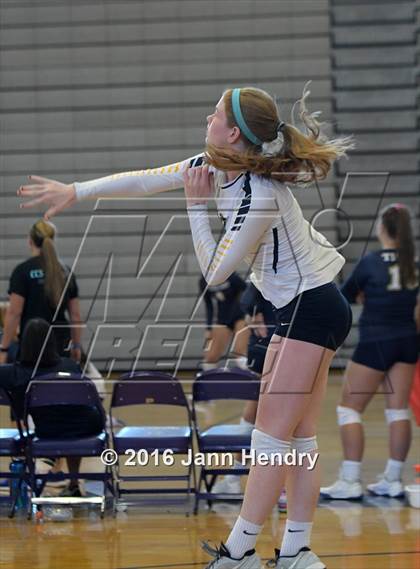 Thumbnail 1 in St. Thomas Aquinas vs. Kamehameha (Durango Fall Classic) photogallery.