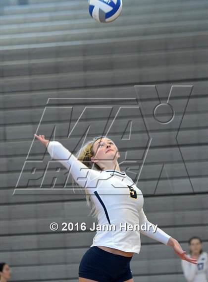 Thumbnail 2 in St. Thomas Aquinas vs. Kamehameha (Durango Fall Classic) photogallery.