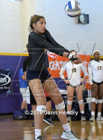 Thumbnail 1 in St. Thomas Aquinas vs. Kamehameha (Durango Fall Classic) photogallery.
