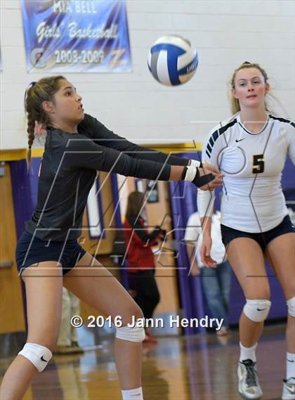 Thumbnail 3 in St. Thomas Aquinas vs. Kamehameha (Durango Fall Classic) photogallery.