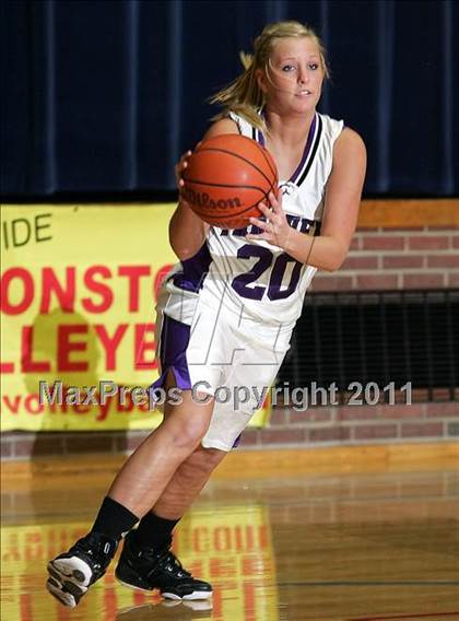 Thumbnail 3 in 9th Annual Carlinville Rotary Club Mid-Illinois All-Star Basketball Classic photogallery.