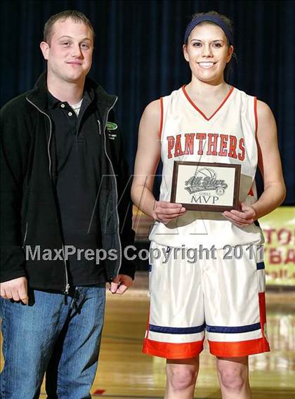 Thumbnail 3 in 9th Annual Carlinville Rotary Club Mid-Illinois All-Star Basketball Classic photogallery.