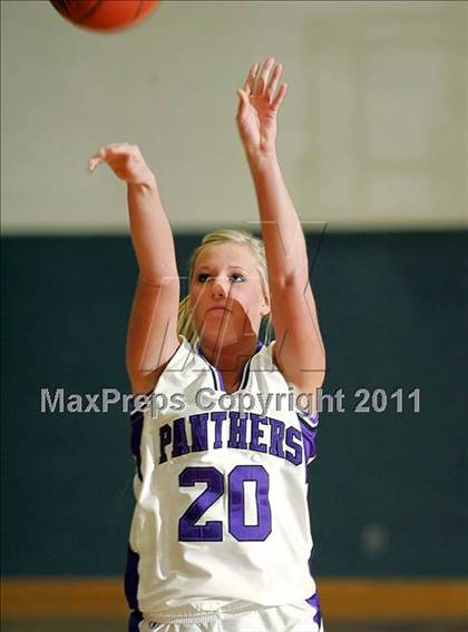 Thumbnail 1 in 9th Annual Carlinville Rotary Club Mid-Illinois All-Star Basketball Classic photogallery.