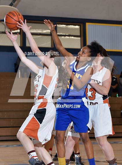 Thumbnail 3 in Grant vs. Selma (40th Claude Brock Memorial) photogallery.