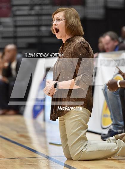 Thumbnail 2 in Rocky Mount vs. SouthWest Edgecombe (Nash County Christmas Tournament) photogallery.