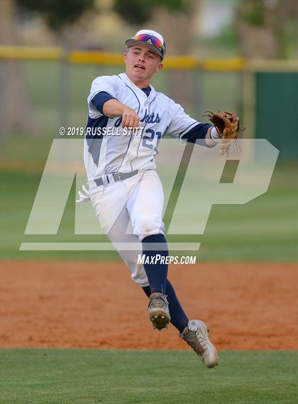 Thumbnail 1 in Kingfisher vs Elgin photogallery.