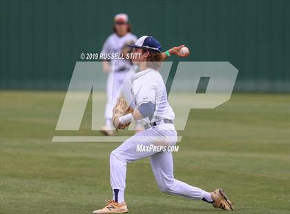 Thumbnail 1 in Kingfisher vs Elgin photogallery.