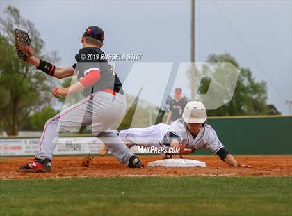 Thumbnail 3 in Kingfisher vs Elgin photogallery.