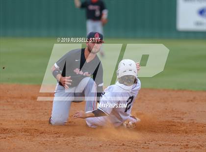 Thumbnail 3 in Kingfisher vs Elgin photogallery.