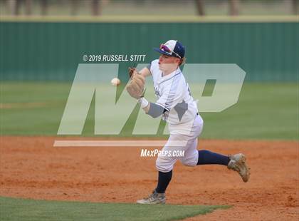 Thumbnail 2 in Kingfisher vs Elgin photogallery.