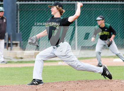 Thumbnail 2 in De La Salle vs. San Ramon Valley (CIF NCS D1 Quarterfinal) photogallery.