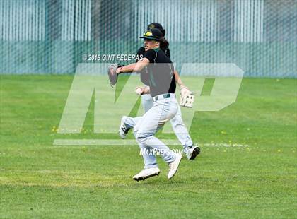 Thumbnail 2 in De La Salle vs. San Ramon Valley (CIF NCS D1 Quarterfinal) photogallery.
