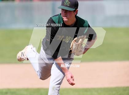 Thumbnail 3 in De La Salle vs. San Ramon Valley (CIF NCS D1 Quarterfinal) photogallery.