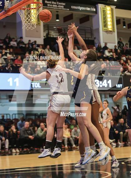 Thumbnail 1 in Pelham vs Albertus Magnus (NYSPHSAA Section 1 Class AA Semifinal) photogallery.