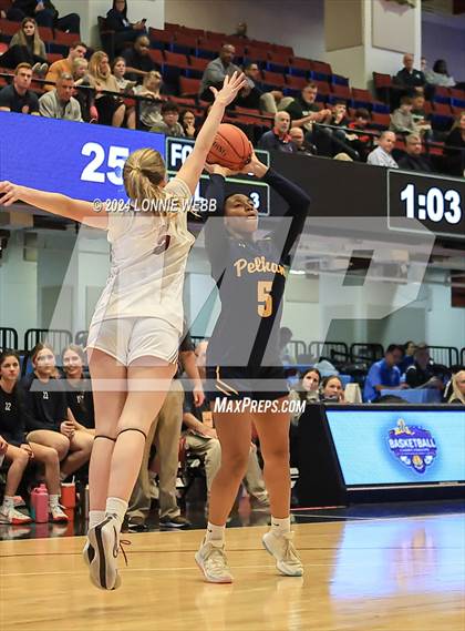Thumbnail 2 in Pelham vs Albertus Magnus (NYSPHSAA Section 1 Class AA Semifinal) photogallery.