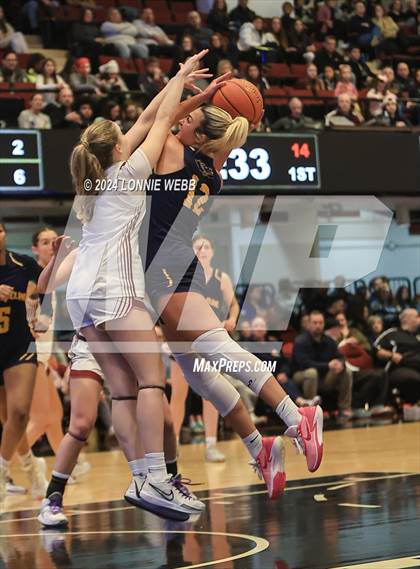 Thumbnail 1 in Pelham vs Albertus Magnus (NYSPHSAA Section 1 Class AA Semifinal) photogallery.