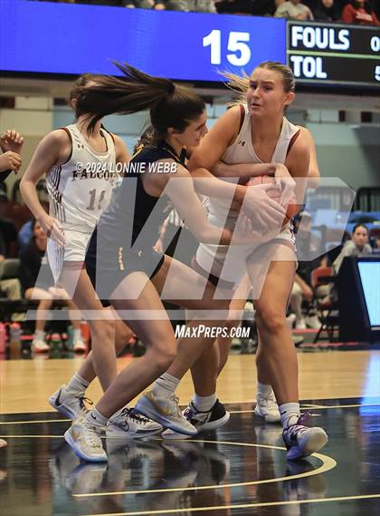 Thumbnail 2 in Pelham vs Albertus Magnus (NYSPHSAA Section 1 Class AA Semifinal) photogallery.