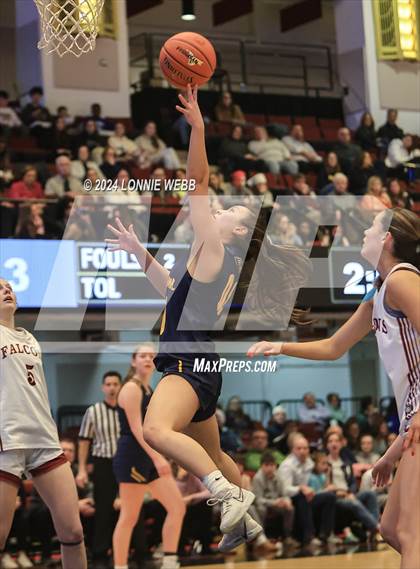 Thumbnail 1 in Pelham vs Albertus Magnus (NYSPHSAA Section 1 Class AA Semifinal) photogallery.