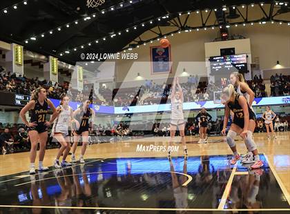 Thumbnail 2 in Pelham vs Albertus Magnus (NYSPHSAA Section 1 Class AA Semifinal) photogallery.