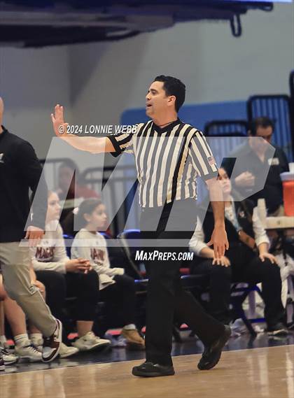 Thumbnail 2 in Pelham vs Albertus Magnus (NYSPHSAA Section 1 Class AA Semifinal) photogallery.