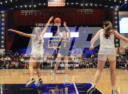 Thumbnail 1 in Pelham vs Albertus Magnus (NYSPHSAA Section 1 Class AA Semifinal) photogallery.